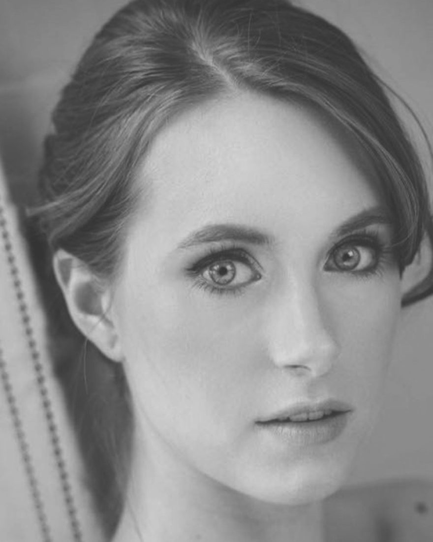 Amanda Stamm Headshot