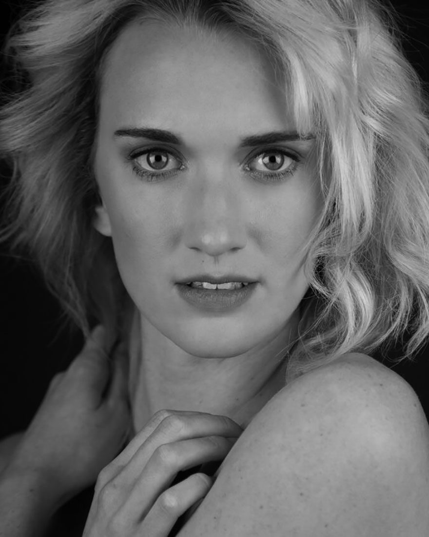 Melinda Nanovsky Headshot