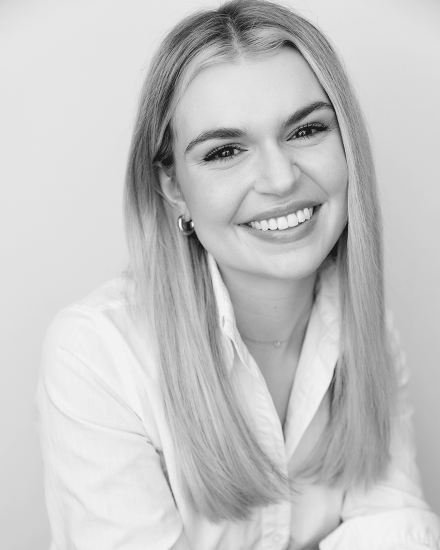 Connie_Thompson-1-880x1100