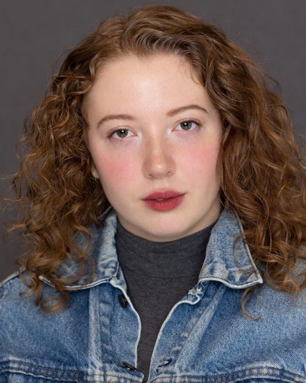 Elizabeth-Ombrellaro-880x1100