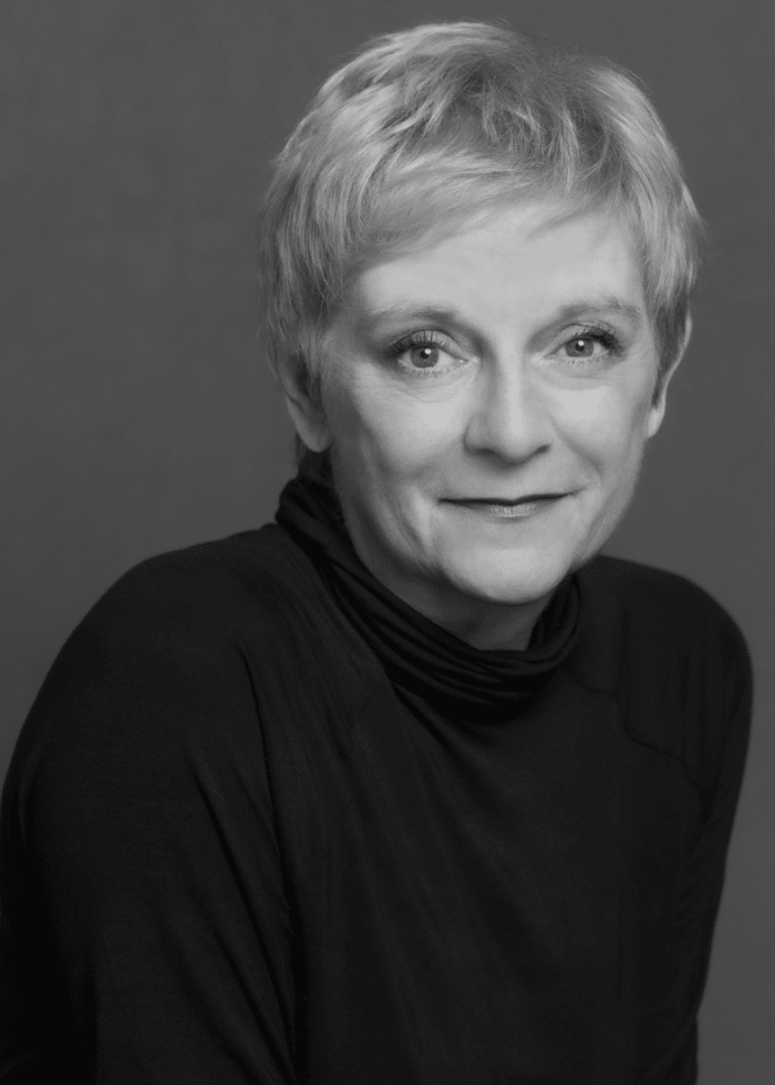 KellyM_Gray-880x1100