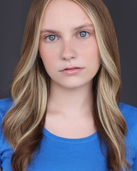 L-GRACESCHNITZIUS_HEAD SHOT - Grace Schnitzius