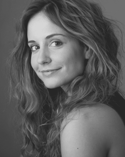 Meaghan-Oppenheimer-880×1100 Meaghan-Oppenheimer-880x1100