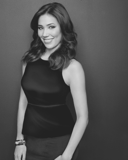 Michaela-Conlin-880×1100 Michaela-Conlin-880x1100
