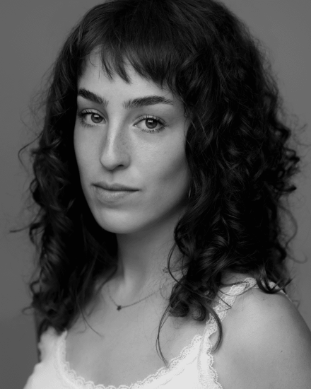 Raye_Izzy-Izzy-Weinberg-880x1100