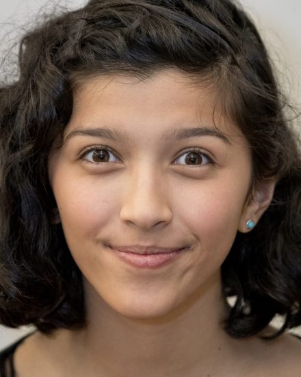 S23_NYU_C-BELLA_Headshot-Isabella-Choy-828x1100