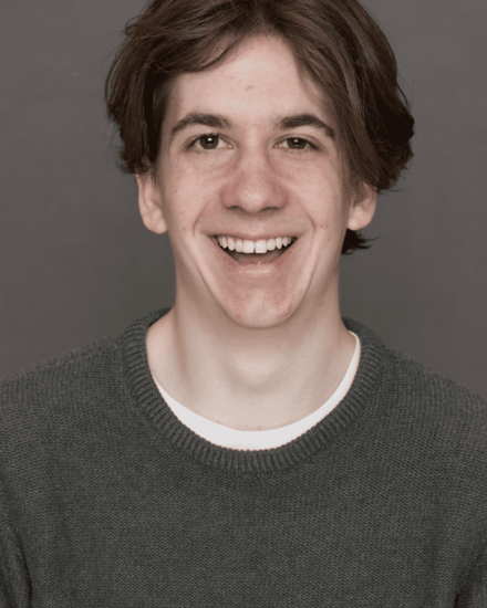 S24_HEADSHOT_Wyngarden_Luke-880x1100