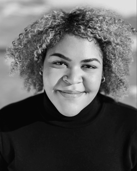 Samantha-Overton_BW_1000x1250-880x1100