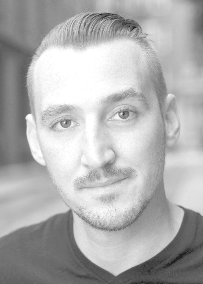 charleylaytonheadshot2-880x1100